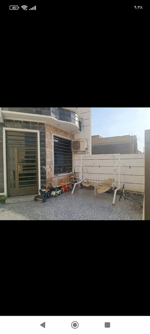 سلام عليكم دارللبيع 150متراربع  غرف نوم واستقبال ومطبخ هول حولي واجهة سبعه ونص ونزال عشرين تحتوي على حمامين فوك وجوة بناءحديث 23السعر190قريب ع مدرسه سامراء رقم الهاتف *********** العنوان بغداد كويريش حي السلام قرب علوة الرشيد
