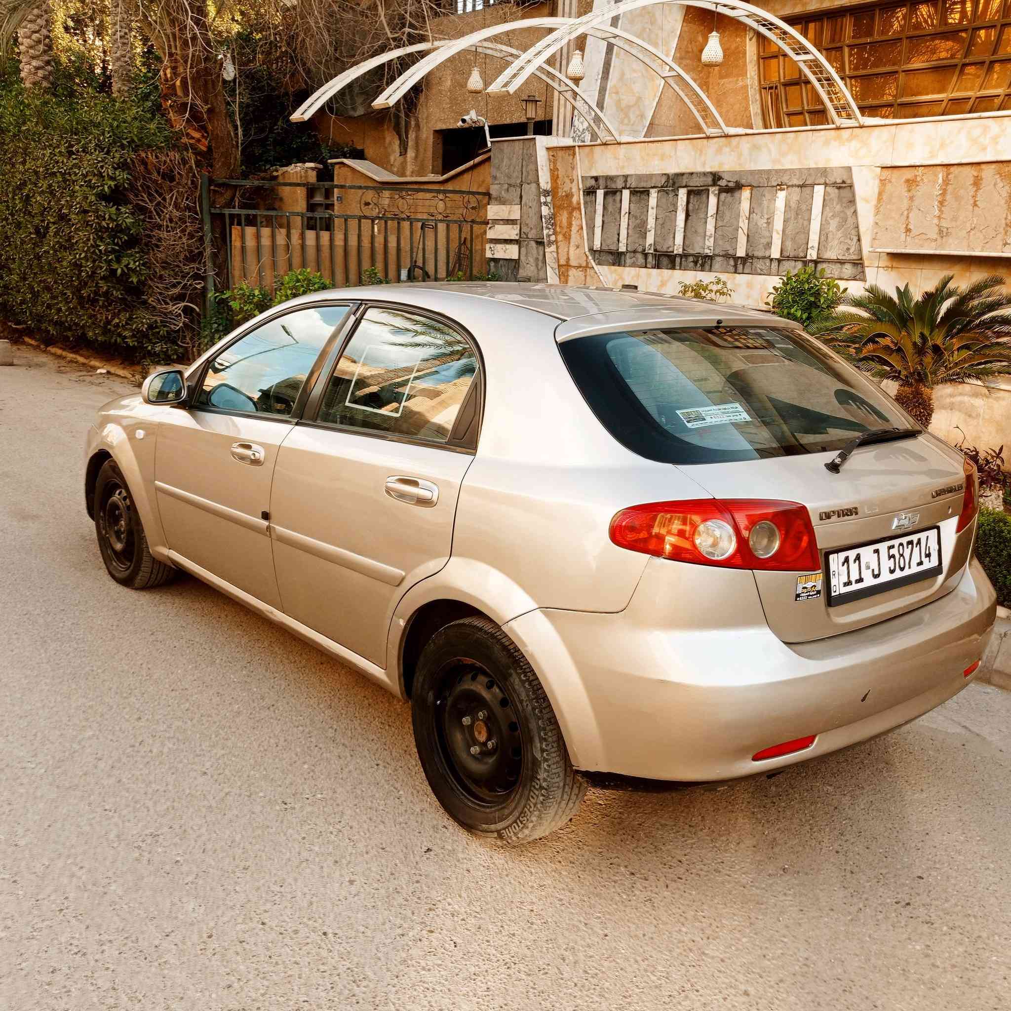 السلام عليكم 
أوبترا ذهبي 2006 خليجي مصبوغة عام للجمالية بدون حادث بدون دواخل 
كير اوتوماتيك + مكينة جاهزة
 تبريد نقص غاز فقط 
حدادية 70‎%‎
سنوية صالحة لغاية 2030 المكان بغداد زيونة 
السعر 52 ورقة وبيه مجال 

للاستفسار  ***********
 ‭0787 467 1786
