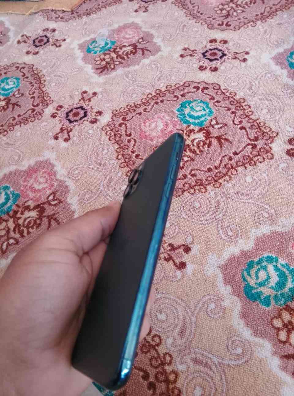 ايفون 11برو ماكس السعر 325
اذاكره 256
فيس ايدي شغال 
مبدل شاشه تفصيخ أصلي 
بطاريه 95
 ***********
