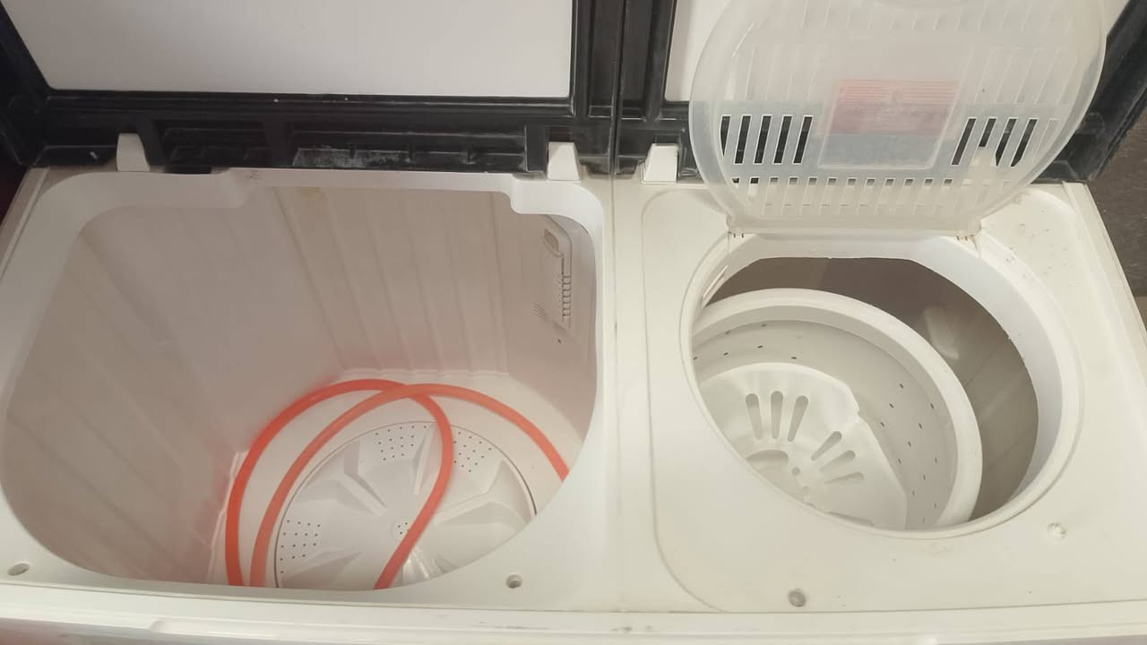 غساله نضافه مثل ماموضح ب الصوره. مابيه اي عطل المكان كربلاء 
السعر 150مستعجلين ع بيعته 🥹


**إذا كنت صاحب هذا الإعلان وتريد حذفه لأي سبب، رجاءا أرسل رسالة إلى الدعم الفني**