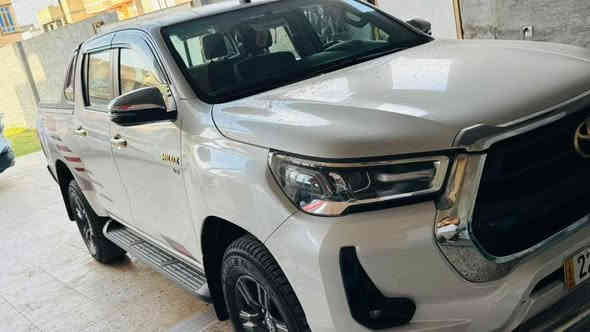 السلام عليكم 
بيكم هايلوكس موديل 2024 كويتي V6
ماشيه 40 رقم شمالي باسمي تحويل ثاني يوم
بيهه تكحيل بل جاملغ الايمن الامامي وموضح بصور 
مكان السياره الفلوجه 
السعر 38500$ وبيهه مجال 
***********
