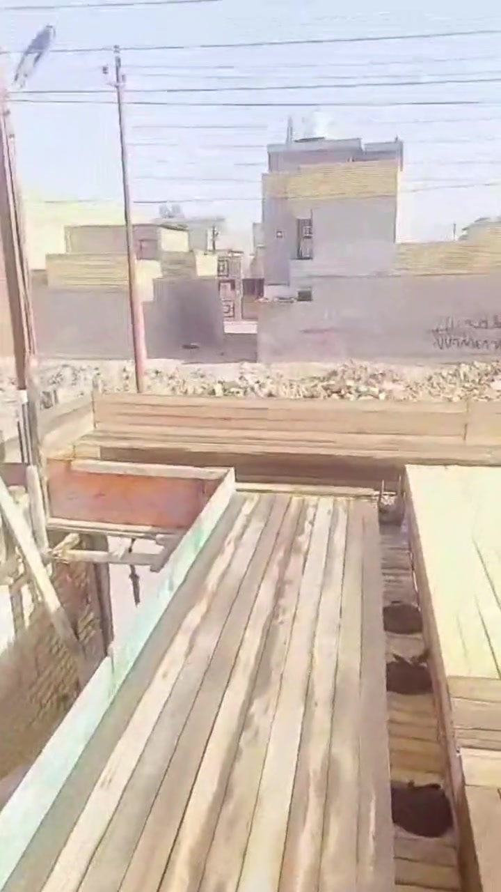 يا الله سلام عليكم خشب لبيع مساحه 300 رباط سكف انته تفلش وتاخذ خشب كدام عينك كله نضيف مكعب أبو تلاثه هاي اول صبه ***********
