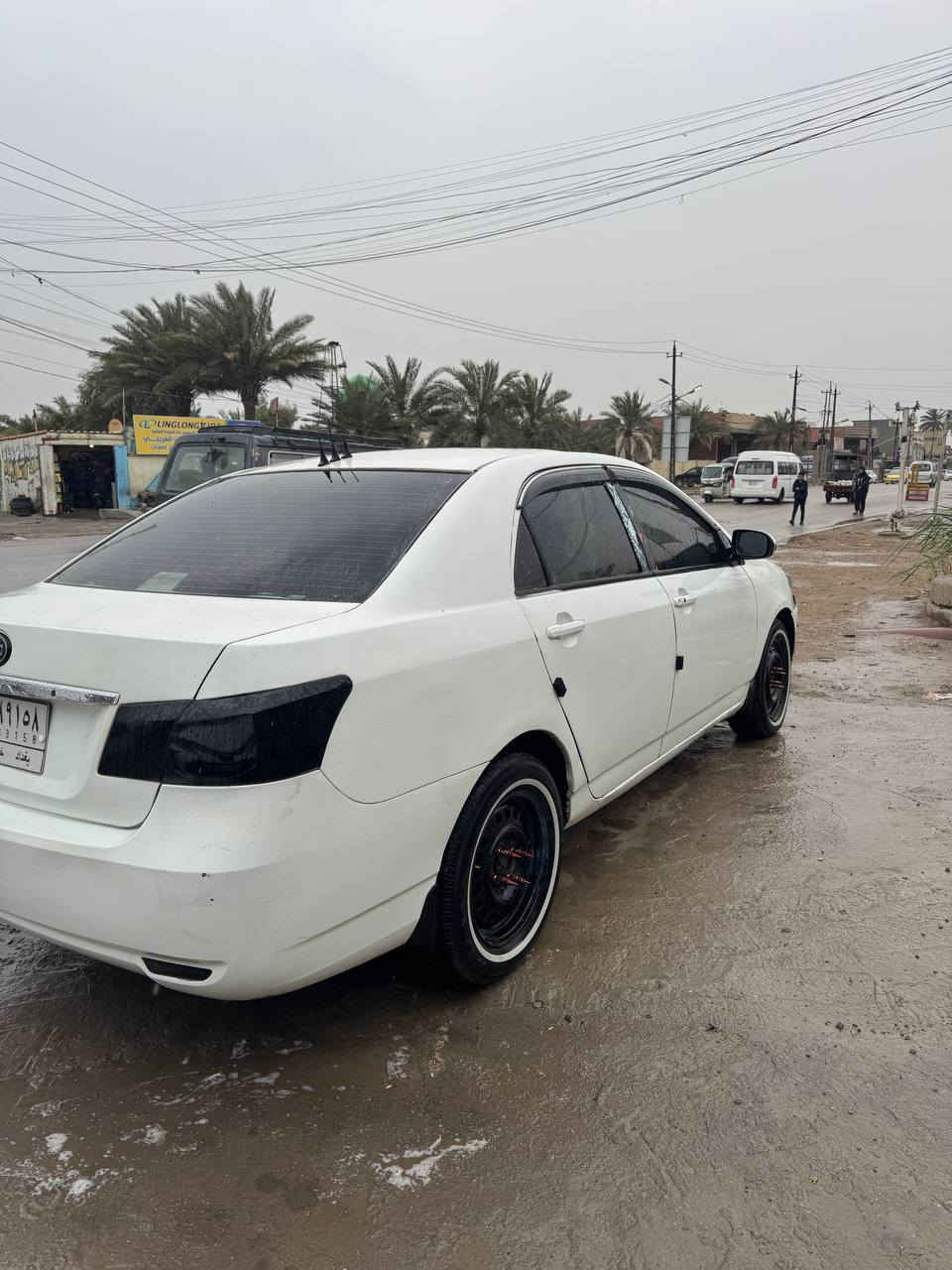 سياره Byd g3 
موديل 2013
مكينه و كير مكفولات 
السياره مكفوله من الجفيه أو الكلبه 
مكينه هوندا كير عادي 
كهربائيات كلها شغاله
تحكم بل مري
اشاير بل مري 
تايرات خط ابيض تخم
صدر  جديد
بيها ترحيب 
السياره مضلله بل كامل اني ما اطلع بيها اهواي لان بشغل اكثر شي
تبريد ثلج + تدفئه
السياره بيها جاملغ امامي وخلفي فقط 
السياره مصبوغه عام علمود توحيد اللون يعني مو الجاملغ لون والبدي لون
السياره كهربائيات كلها شغاله ما ناقصها شي حته سبير نضيف 
السياره بيها منضومه سماعات مال جمسي و بيها منضومه كامله مال زنون 
وبيها داش كام مال حوادث لا سامح الله 
رقم بغداد مشروع وطني باسمي 
بيها ستدات مال دوج چارجر 
اشاير لد 
بيها شاشه
مكاني بغداد   
غير متواجد عل نت الشراي يتصل 
بياع شراي ما ابيعلك تعذرني 

                 ***********
