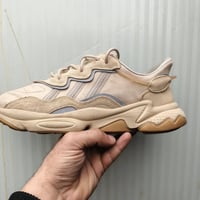 اديداس اوزيكو اصلي جلد كامل قياس45 طول 29  للحجز خاص او واتساب07712139...