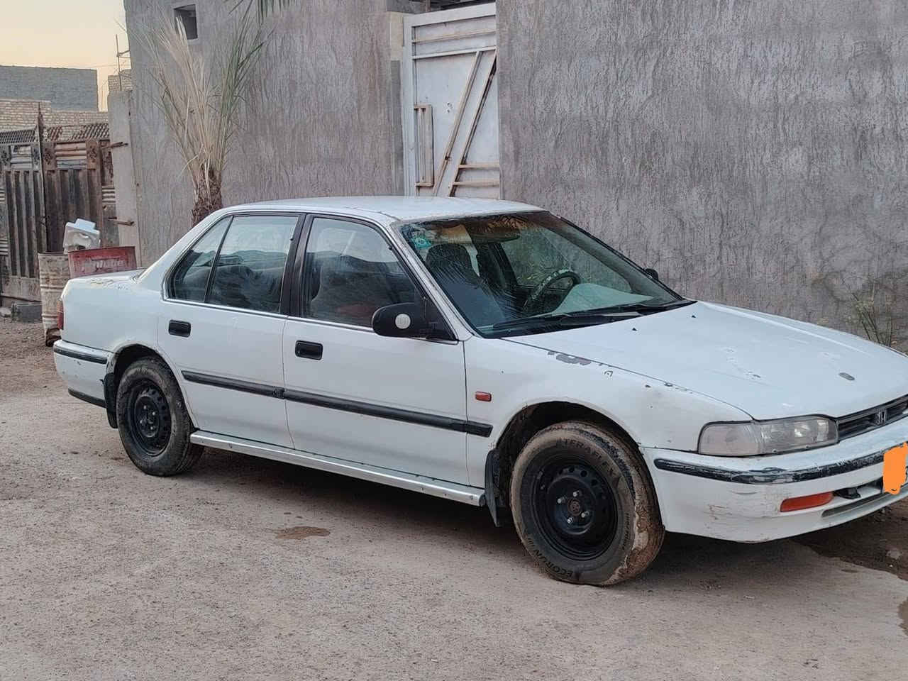 السلام عليكم..
مكلف بل نشر 
هوندا أكورد ١٩٩٣ للبيع
سنوية جديدة لل٢٠٣٠
محرك مال كصة
بس الكير شويه يعلك ويبدل
كهربائيات كلها شغالة + تخم تاير
السعر ٣٤ وبيها مجال

موبايل /***********
