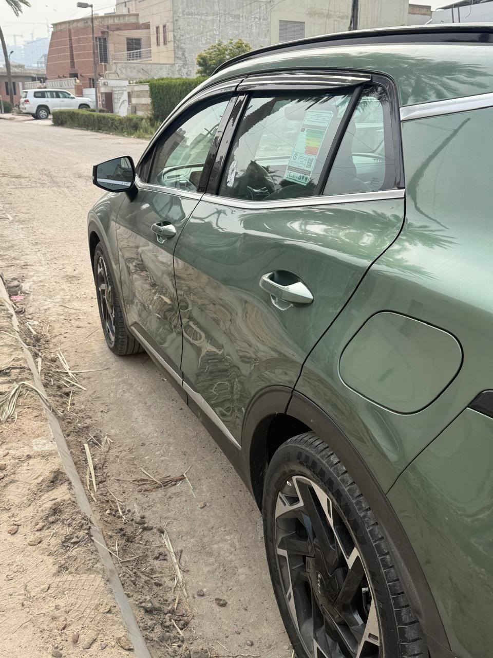 كيا سبورتج ( لون زيتوني مميز )
موديل2024
ماشية 43مكفولة ماعدا كم رصعه 
فول مواصفات 

بانورواما 

بصمة تشغيل ابواب 

بصمات عدد 2 

تشغيل عن بعد 

كشنات تدفئة 

كشنات تبريد

حساسات ماسحات

تحكمات كهرباء 

شاحن تلفون 

استيرن هيتر مع شفتات 

حساسات امامي خلفي 

ونقطة عمياء 

قطعتين تبريد 

باب خلفي كهرباء 

سايد بريك بصمة 

وضعيات قيادة 

ويل 19
وبعد بيهة هواي مواصفات المعروفة 
مكان السيارة بغدادالبلديات

للاستفسار‭0771 340 0720‬
