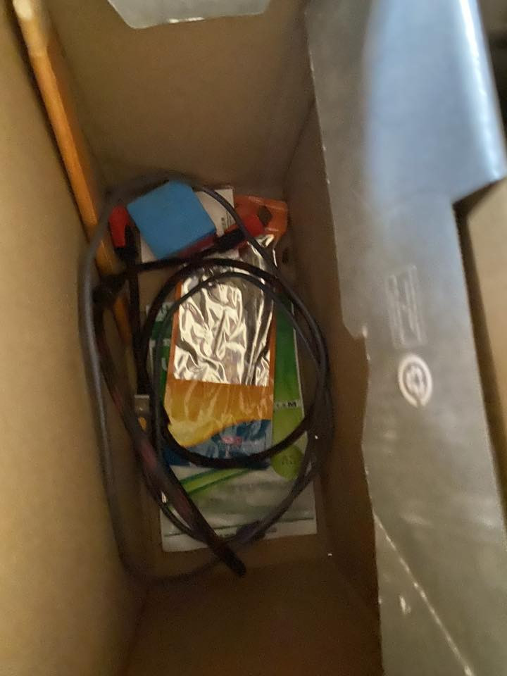 سلام عليكم بلي ثري بعده بل كرتونه كامل ملحقات ٣يدات ويه بي ٦لعبات حرب ودرايفر ويه منوب لعبات سعره 150 
تواصل خاص مفتوح ***********
