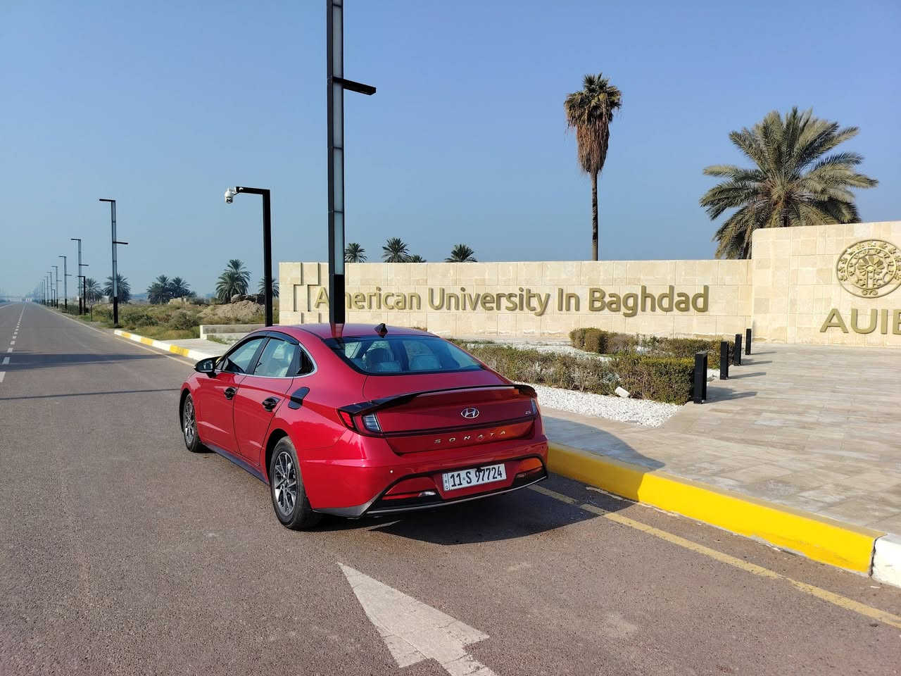 سوناتا 2020  خليجي الشكل الجديد

محرك / 2500 mpi 
ماشية 114 ألف

داخل ابيض اوف وايت
تحكم ستيرن جهتين
شفتات سرعة بل ستيرن
شاشة اندرويد
كروز سرعة
قطعتين تبريد
مري شفط و أشاير بل مري
كير دكم
حساسات خلفيه وكامره

لسيارة ماشاء الله كلش جديده وناعمة
مكفولة من الصبغ
بيه فقط بارد جدا بسيط بهلال الجاملغ الخلفي العكس السايق مشتغلية pdr ابد ما تبين
وبية طخة جدا بسيطة بقبق لجنطة يم كتابة سوناتا 

رقم بغداد الجديد وهزة جديده

مكان السياره / بغداد 
السعر / 177
 للاستفسار / ***********                             ***********
