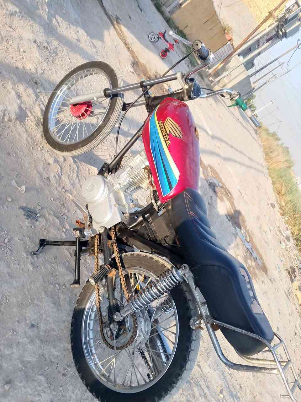 سلام عليكم شبابنه نامه اصلي شلامجه كلك كلك مفتوحه فقط بستم ولفات دراجه نهضه وشلعه شك لكاع تعميرته23  سعره 375بيه مجال قليل رقمي ***********
