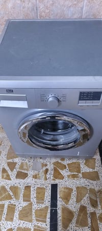 غساله للبيع شغال بس  بيهه شغله بصيطه  سعر 200 وبيهه مجال هاذ رقمي 0771...