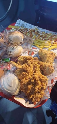 الدجاج من snack box  . كله دجاج عراقي وطني  . الدهن امريكي مخصص للكنتا...