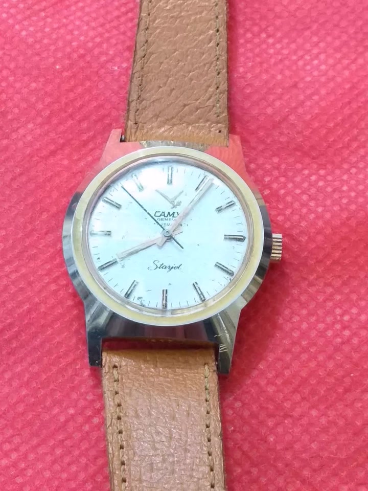 🌹🌹🌹🌹
السلام عليكم ورحمة الله وبركاته ..
⌚اخوان #السعر *85* الف دينار نهائي مع التوصيل ..
👇👇👇
   ♥️CAMY GENEVA♥️
⌚كامي جنيف تكويك سويسري ..
⌚مكينة سويسري اصلي 17 حجر..
⌚الساعة طلاء ذهب  صناعة 1977 ومختوم والكيس خالي من اي شخط..
⌚القطر 33 ونص  ×  41 ونص وموضح بالصور..
الساعة نظيفة وشغلها مضبوط...
⌚#السعر * 85* الف دينار نهائي مع التوصيل  ..
♥️والتوفيق للجميع ♥️


**إذا كنت صاحب هذا الإعلان وتريد حذفه لأي سبب، رجاءا أرسل رسالة إلى الدعم الفني**