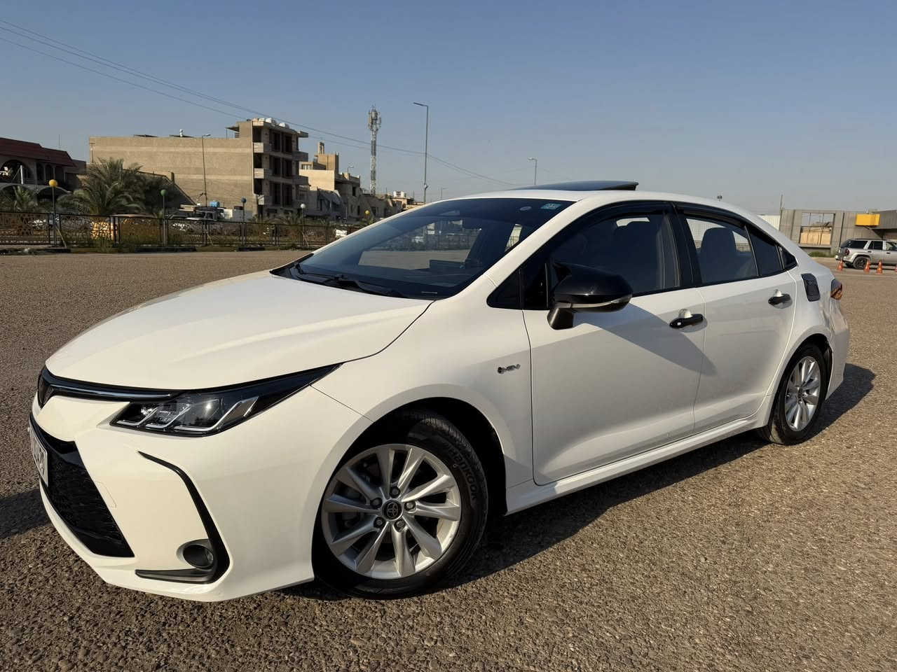 لـلـبـيـع  خـلـيـجـي  🤍🤍🤍
تويوتا كورلا هايبرد      موديل 2025 
ماشيه 9000 كيلو فقط 
بصمة 2 
دخول ذكي
محرك 1800
فتحة سقف سلايت
تبريد قطعتين امامي - خلفي 
مخارج usb
كشنات جلد اسود 
سايد بريك بصمة
لد امامي خلفي
اوتو هولد
مود درايف
شاشة
كامره دواره بلاديه 
كروز سرعه 
فول تحكم ستيرن 
رادار 
مع كافه ملحقات سياره من جك وسبير وكتلوكات وارضيات  ولبس خدمات على ايد الشركه مملعوب بيهم 
رقم بغداد كامل هزه جديده وجاهز باسمي تحول مباشر 
بيه بارد فقط جاملغين الخلفيات 
السعر 21750 وبي مجال 
***********
