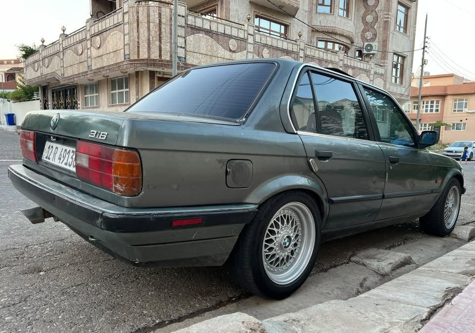السلام عليكم
بي ام دبليو ( زعره ) ٣١٨ موديل ١٩٨٨ للبيع ، اني الشرعي تحويل ثاني يوم ، 📍السعر ٣٩ ومجال بسيط جداً 

واتساب ( *********** ) 
.
محرك ٤ سلندر جديد حاويه 
اكسل ٣،٤٦ جديد حاويه 
راديتر جديد حاويه 
بنكه وحاضن جديد حاويه 
كهربائيات كلها شغاله حتى الاريل الكهربائي شغال مع المسجل يصعد ينزل 
خياس اسفل السياره كله مصلح ( فيديوهات بالتعليقات ) 
الدواخل نظيفه والسلايت شغال
السياره موجوده بــ📍 دهوك - موصل
