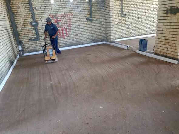 سلام عليكم يوجد كادر خباطه صب ارضيات رباطات دنك بيتونه تدخيل سبيس حدل شغل درجه اولى  الاتصال عله رقم او تدلل *********** موجود واتساب
