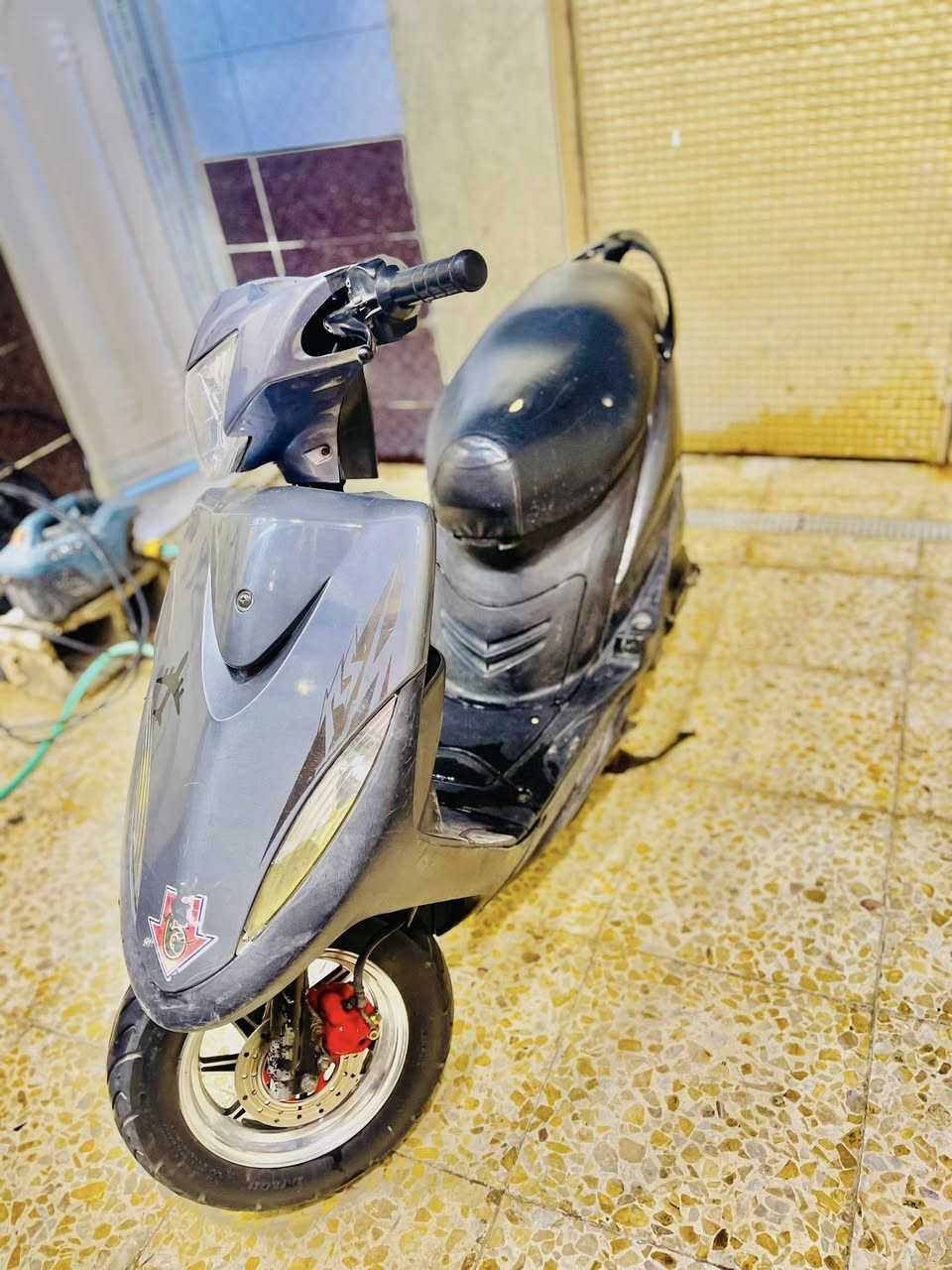 سلام عليكم ماكس عدله البيع دراجه نضيفه مكينه بلاديه مكاني بغداد بلديات سعر550وبيه مجال الشراي ***********انتصال خاص مقفول
