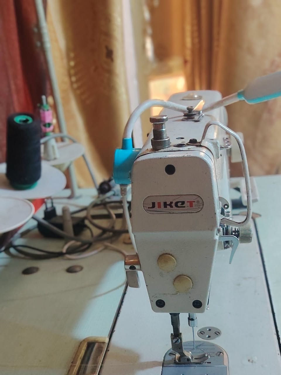 مكينة خياطة أخت جديده فول معروضه 200 وبيها مجال لطيبين مكان بغداد حي العامل والله مال رزق هاي كرفتها حلوه هاذا رقمي ***********
