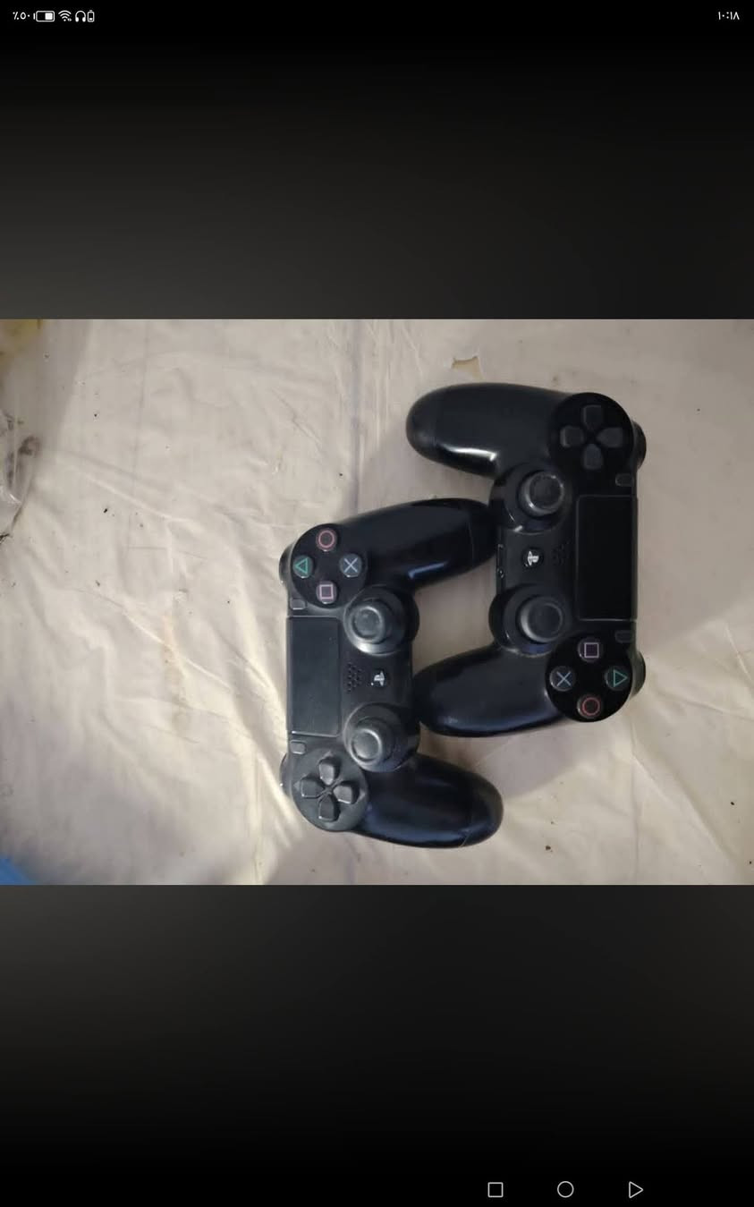 ما داخل تصليح نظيف واحد تيره Playstation 4 slim 
ثنين يدات وقاعده وثلاث اقراص
السعر ٢٦٠
للتوصل والستفسار هاذا معرف انستاقرام qasm_1nاو خاص في الفيسبوك
ميسان


**إذا كنت صاحب هذا الإعلان وتريد حذفه لأي سبب، رجاءا أرسل رسالة إلى الدعم الفني**