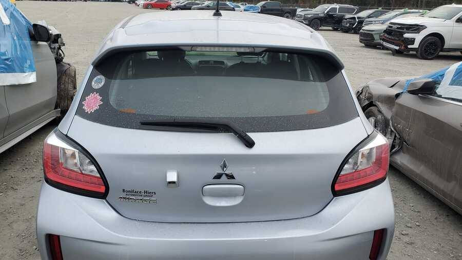 السلام عليكم ميراج موديل 2024 ضررها فقط دعامية امامي بدون ايرباك بدون دواخل
*********** بي واتساب
