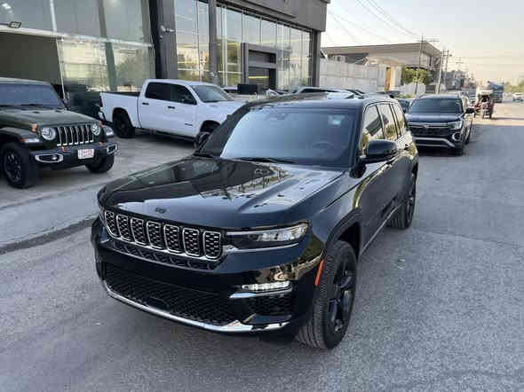 JEEP GRAND CHEROKEE ALTITUDE 

موديل: 2023
وارد: امريكي
رؤيشتن: 36,000مايل
نرخ: 29,000$
مؤبايل📞: ***********
***********
ناونيشان:هةولير _معرض هاشم للسيارات 
شةقامي ١٠٠م بةرامبةر دائيرةي گمرگ سيارات

‏HASHM_FOR_CARS___هاشم للسيارات 

موديل: 2023
وارد: امريكي 
ماشي: 36,000مايل
السعر: 29,000$
تلفون📞: ***********
***********
العنوان:اربيل _معرض هاشم للسيارات 
شارع ١٠٠م مقابل دائرة كمرك سيارات 

‏HASHM_FOR_CARS___هاشم للسيارات
