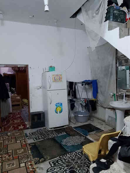 من رخصت الادمن
السلام عليكم ورحمه الله وبركاته اخواني 
مشتمل للبيع مساحتة 115م. واجها 5م ونزال 23م في منطقة حي الحكيم الاولى نزلت كالة داخل فرع عرض الشارع 8امتار قريب على الكورنيش يتكون من غرفة النوم وصالة ومطبخ واستقبال وطارمو 3متر وحمام داخلية وخارجية مرقم من البلدية البناء طابوك والسكف كونكريت صب تجي وتشوف وتعاين وبخدمتك للاستفسار الاتصال على الرقم ***********   أبو علي صاحب المشتمل السعر 35 وبي مجال
