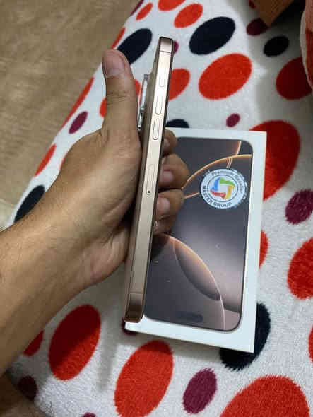 السلام عليكم 
آيفون 16 برو ماكس للبيع💸
ذاكره 256
بطاريه 100🔋
عدد الدورات الشحن 101🔋

الجهاز بعده بالضمان
ملاحضه: الجهاز جداً نضيف والصور الدليل غراضه كاملات كيبل شاحن وكارتونه اي شي مابدل ولا داخل صيانة
المكان بغداد الشعب 📍
السعر : مليون و450 
اذا تحب تستفسر اكثر الرقم واتساب فقط ***********☎️
