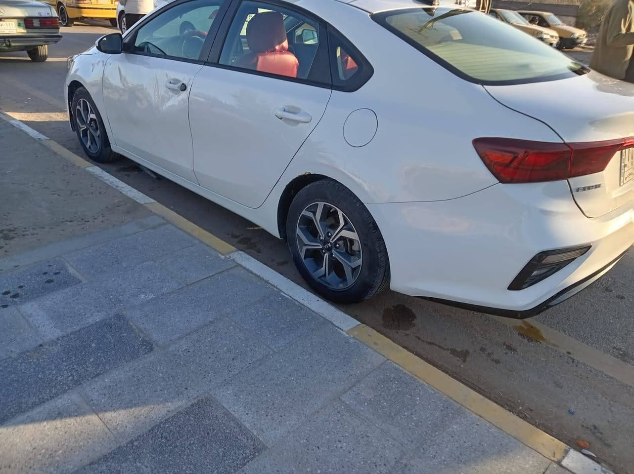 سلام عليكم كيه فورتي 2021 امريكي 
معوقين ذي قار حادثهه جاملغ ومصلح نفسه مابيهه تبديل بدون ايرباك صور الحادث بل منشور 
اوصار بيهه بارد ابصفحت السايق باب السايق يحتاز تعمير ماشيه 66 الف كير محرك تبريد ع وضع الشركه 
السياره مال جناي مامشتغله تكسي مابيهه تبديل 
ملاحظه شباب 
مكلف بل نشر مكلف بل نشر اتصل ع رقم صاحب السياره
‏‪***********‬‏ بي واتساب
مكان السياره ناصرية سوق الشيوخ 
سعرهه 125 ورقه اوبيهه مجال بدون امراوس بيع فقط
