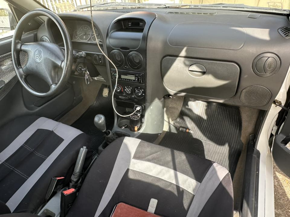 السلام عليكم للبيع سايبا موديل ٢٠١٠ السياره هاج باك ١٤١ شركه عامه كفاله. عامه من كلشي بيه طخه ترجع بارد واضحه بالصوره سياره زيرو ماشيه ٣٧ ألف حقيقي سياره مكينه وكير مكفولات جديده بعده شركه جانت مضمومه سياره بسمي تحويل شوكت ما يعجبك 
السعر ٥٥ وبيه مجال 
لاحد يعلق يكول هواي جيبلي بنضافته وتعال سولف 
اتصال فقط لاحد يدخل خاص 
رقمي ***********
