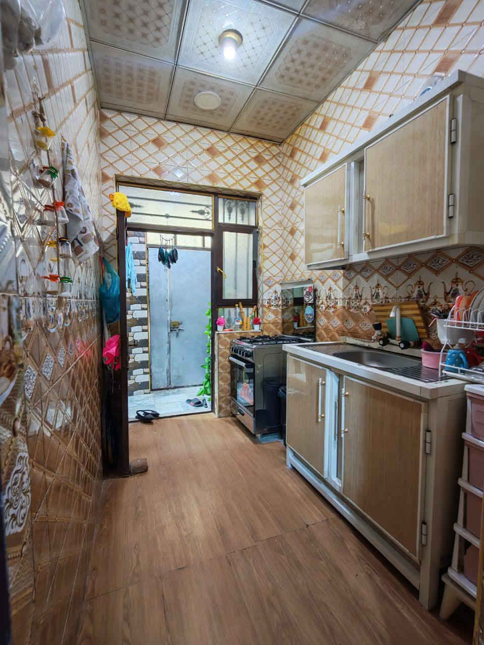 بيت للبيع طابو زراعي إقرار محكمه   جاهز  للسكن //  مكانه كوفه جسر الإمام علي علوه الفحل مقابل مدرسه عبد الله بن الحسين الاهليه تعبر التبليط الجهه الثانيه المقابل المدرسه تمشي مسافه تلكه مولده هوه مسافه عن المولده //مساحته ٥٥ متر طابقين  بيت حلو ودرجه اولى جاهز من كل شي الأساس صب والسقف صب غرفتين  واستقبال وصاله// طابقين الطابق الاول غرفه واستقبال وصاله ومطبخ وصحيات والطابق الثاني غرفه وصحيات سويت كامل // البيت كله كاشي وسيراميك وحداديه درجه اولى للشراي للإستفسار الاتصال على الرقم      *********** يوجد واتساب السعر 30 النجف, العراق
