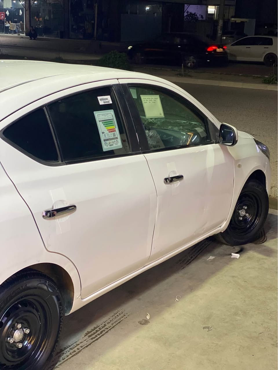 لاكشمي با مؤديل 2020 گير تؤماتيك 4 پارجةي بؤياخة جام كارةبا جوار تاية و ويلي نوية گير مةكينة توند و تؤلي بةشةرت سةيارةكة جاهيزة يةك دينار مةسروفي نية لة هةوليرم سحري 87 وةرةقة رةقةم تةلةفؤن *********** أربيل, العراق
