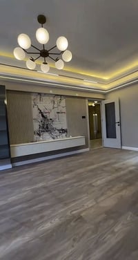 فني ديكور داخلي في تنفيذ وتركيب ورق ألجدران بدقة وأحترافية عالية ،، ☎️...