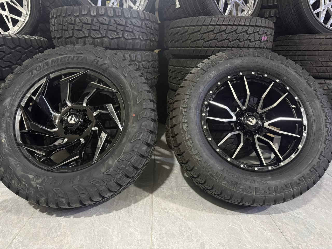 سلام عليكم شباب يعلن مجمع الواسطي عروض بمناسبة شهر رمضان اطارات جبلي جديد قياس 35/12.5/20.  و 33/125/20 و285/65/18 و 285/70/17 تايلندي ومغربي  سعر تخم 650 الف ويتوفر ويلات جبلي العنوان بغداد حي العامل مجمع الواسطي رقم الهاتف *********** متواجدين طيلة ايام الأسبوع وبعد الفطور ايضاً
