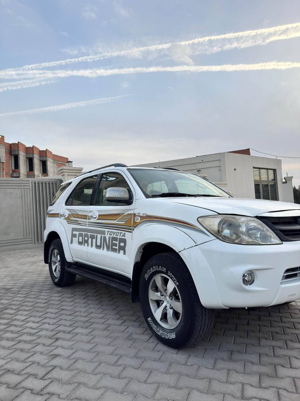 السلام عليكم فورجنر 2006 خليجي رقم بصره مشروع وطني  سته سلندر  كير ومكينه حداديه تبريد تخم تاير  جديد  السياره جاهزه منقصه اي شي  دواخل  بيجي مكفوله من الضربه بيه مكانات صبغ السعر مناسب 118 ورقه 
العنوان/ بصره ياسين خريبط 
تليفون *********** Singapore
