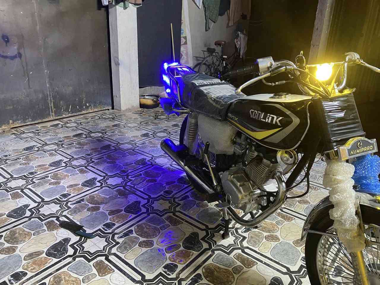 سلام عليكم سولنك ٢٠٢٢دراجه نشطه رزنه قويه عليه فصله حلوه مبدل ولفات اصلي عيبها  بوربرن مال هندر مكسور تصلحه يكلف ٢٠ لين طبكه تنفتح ال مهم ابيع هيج سعر ٤٠٠قفل بدون معامله مستعجل عل بيعته


**إذا كنت صاحب هذا الإعلان وتريد حذفه لأي سبب، رجاءا أرسل رسالة إلى الدعم الفني**