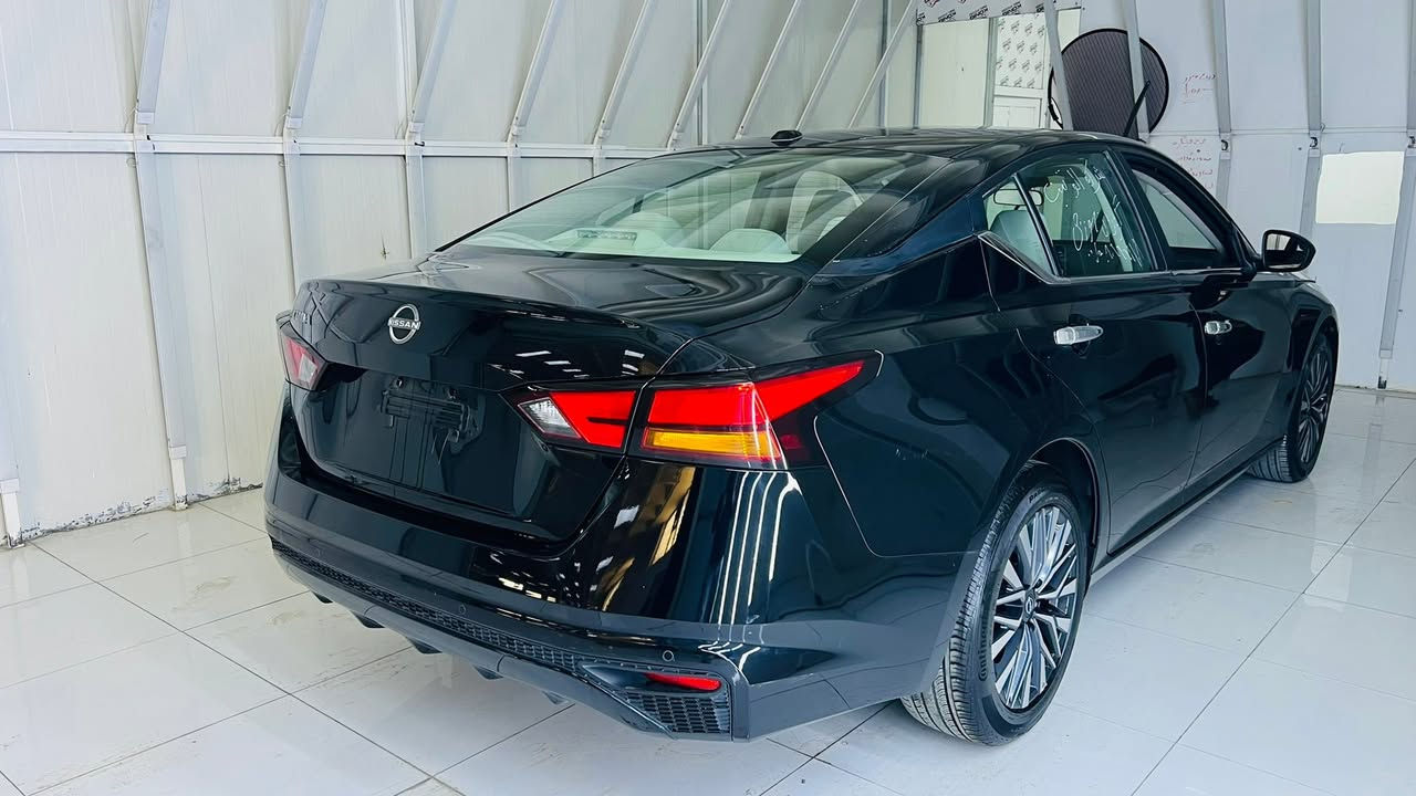 Altima SV 25
بونيد صبخ بدون دواخل بدون شاصي 
رقم شاصي صونر موجود نشر
داخل ابيض
كير محرك بشرط 
١٤مايل ماشي 
رادار حاسه حجرد بيلاد 
مكان كلار 
***********
