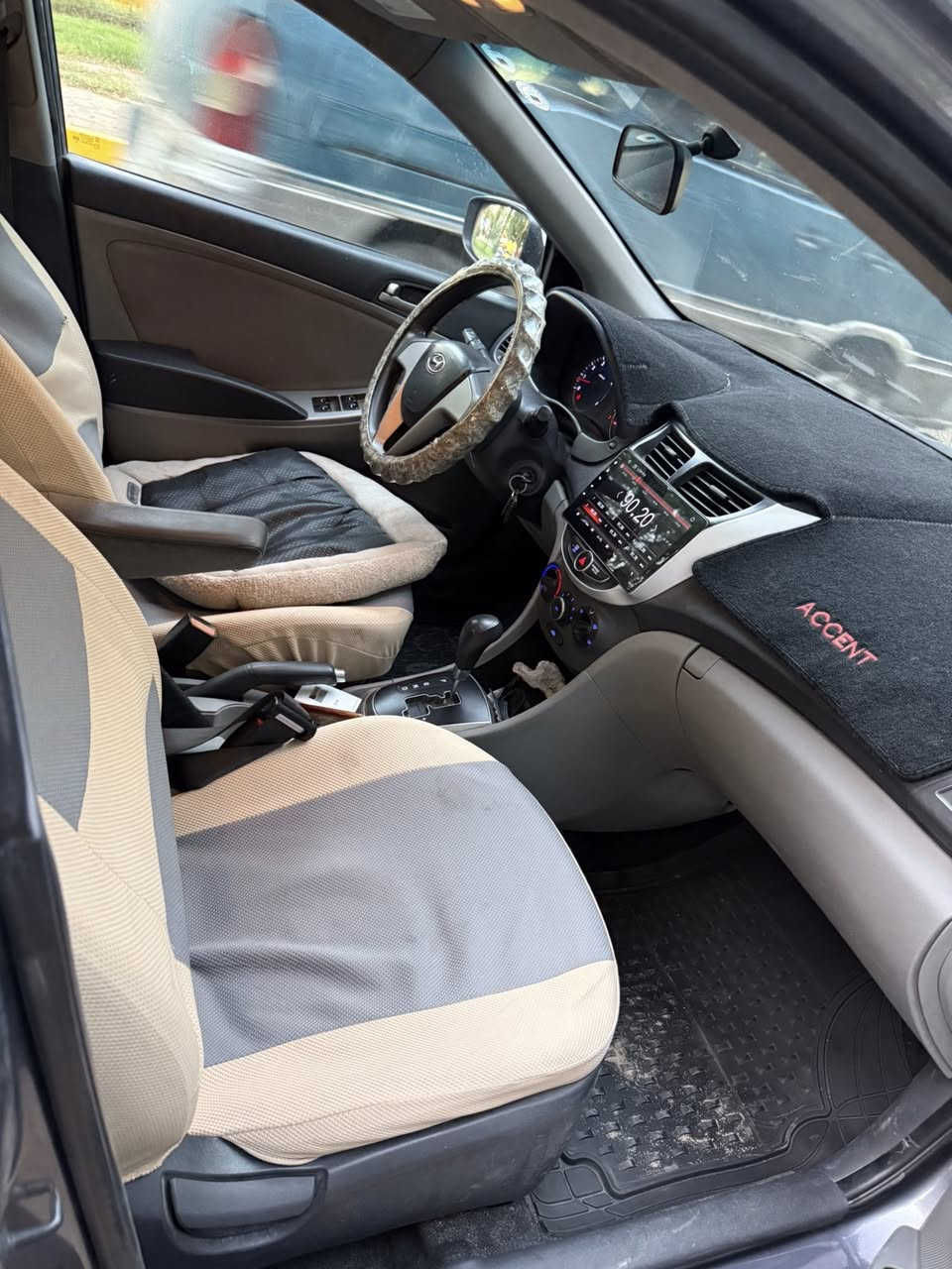 سلام عليكم اكسنت 2017 اربيل دولي سنويه جديده تحويل مباشر وكاله مضمونه محرك 1600 قطرتين كير محرك حداديه خير من الله تبريد ثلج تدفه شغاله مكفوله من الضربه والتبديل السعر 105 وبيه مجال  السياره جديده استخدام شخصي مكاني كربلاء 
***********
