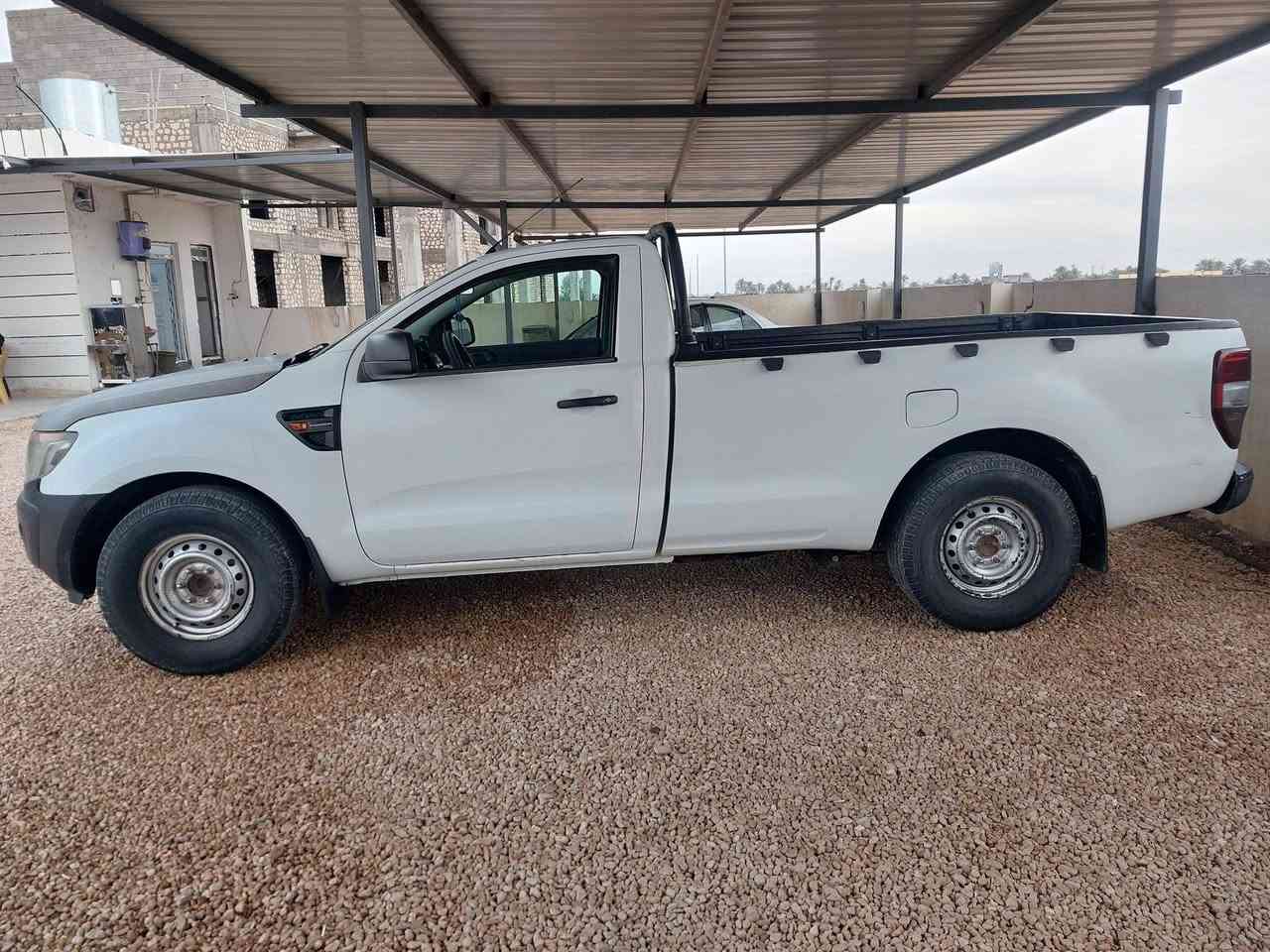 فورد رانجر 
موديل 2013 
رقم بغداد
كير عادي 
تو ويل 
بانزين
للتواصل : ***********
