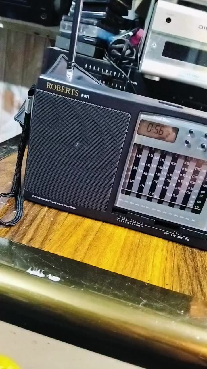 راديو روبرتس الانكليزي
جهاز جديد بالكارتون مع حافظه الجلد الاصليه 
موجات الراديو 15 موجه مع FM 
سحب ممتاز للمواجات المذكوره 
يعمل باتري قلم عدد 4 
يوجد فديو بالمنشور يوضح التشغيل 
للحجز المراسله على الخاص


**إذا كنت صاحب هذا الإعلان وتريد حذفه لأي سبب، رجاءا أرسل رسالة إلى الدعم الفني**