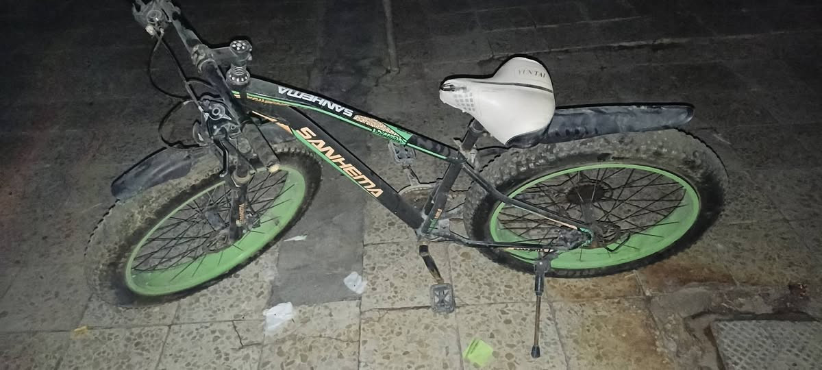 بايسكل دبابه جبلي يتحمل وزن 150كيلو
عطله فقط البداله ماتشتغل + التيوب الوره بي زرف زغير يرگع يرجع يشتغل البايسكل متروك وماماشي هواي السعر 75 وبي مجال للشراي 
العنوان البصره الهارثه


**إذا كنت صاحب هذا الإعلان وتريد حذفه لأي سبب، رجاءا أرسل رسالة إلى الدعم الفني**
