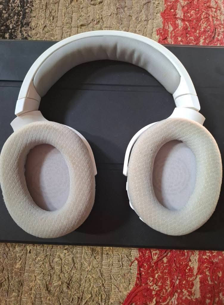 سماعة رايزر نظافتها موجوده بالصور ملحقاتها ممستخدمه فقط بلوتوث ما عرفت اشغله اوكس و وايرليس كله شغال
اعلى سعر ابيع وبالعافيه 
ملحقاتها كامله

توصيل موجود


**إذا كنت صاحب هذا الإعلان وتريد حذفه لأي سبب، رجاءا أرسل رسالة إلى الدعم الفني**