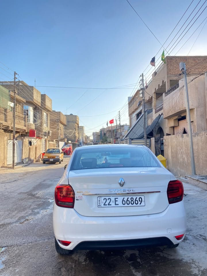 السلام عليكم رينو سنمبل موديل 2019 
مضروبه بس جنطه سياره كامله 
السعر 68 $وبيها مجال التواصل على الرقم ‭***********‬
