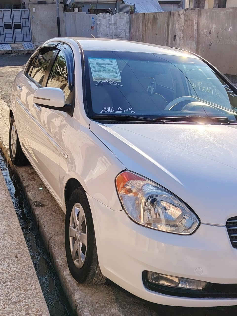 اكسنت موديل 2010
بدون ضرر وبدون صبغ  حيل حلوه احله من صور 
محرك 14 كاربون بانزين طخم تايرات جدد سياره فول دواخلها جدد طك 
سعر 108 وبيها مجال 
***********
***********
