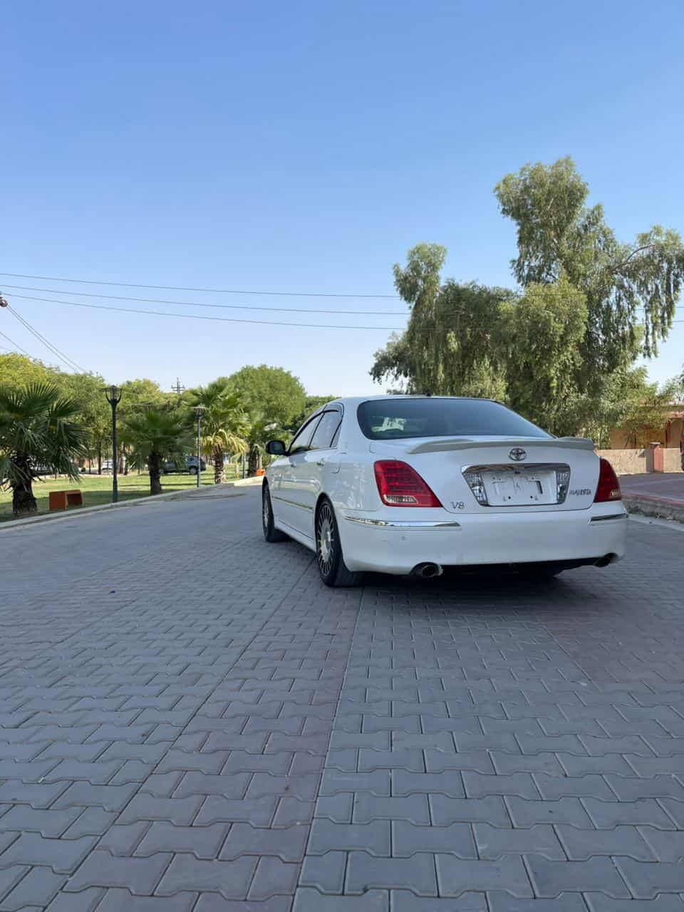 بەناوی خوای گەورە
ماجێستای ۲۰۰٥ ساخ ساخ
هەموو گیانی بەشەرت
لۆک لۆکە
۱چەمەلەخی بۆیاخی ئەوروبایە یەک بستیش بۆیاخی خۆمانە  
بۆ نوقسانی مەگەڕێ
فول مواسەفات بەس سڵایت نییە 
لە سلێمانیم
*********** السليمانية, العراق
