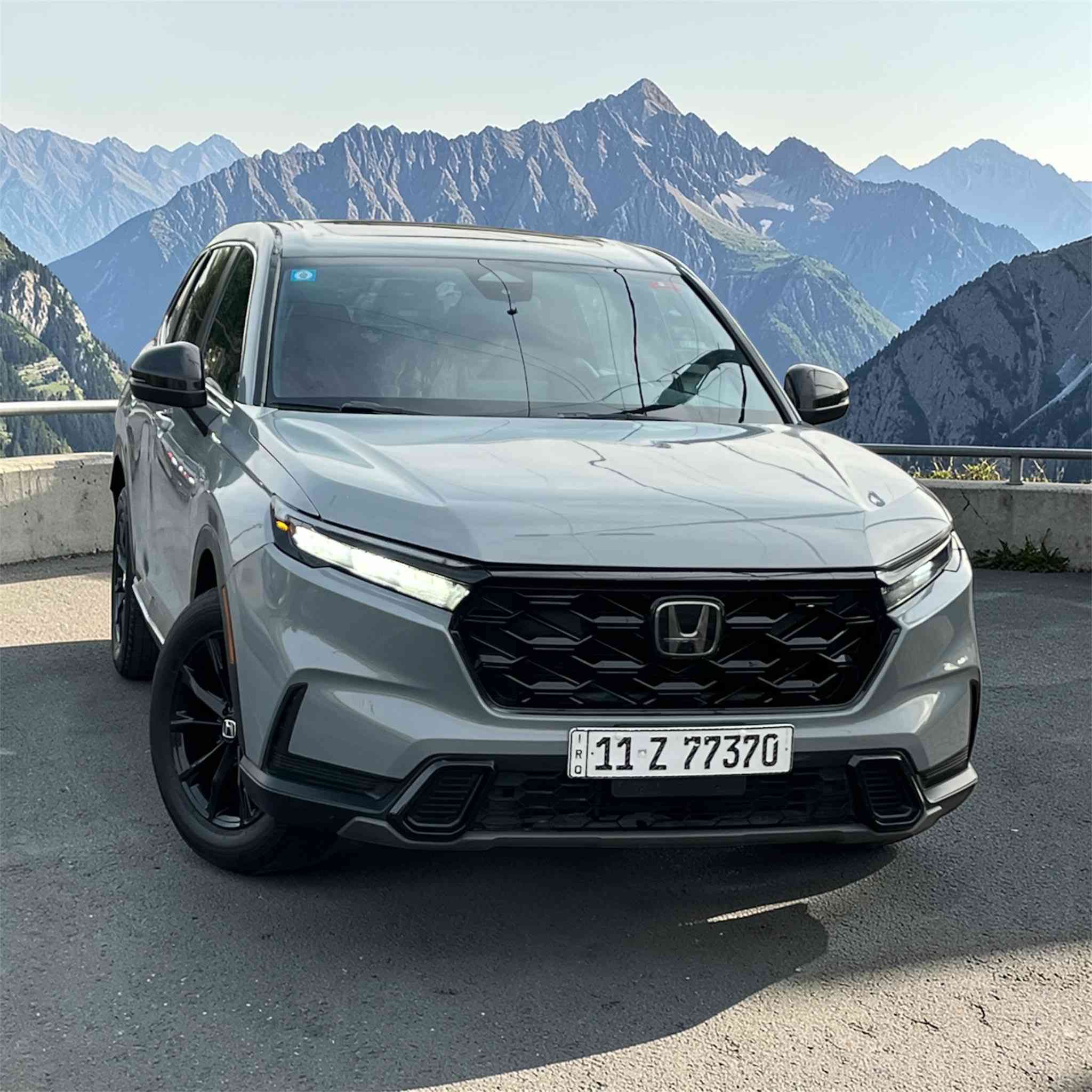 هوندا crv 2023 sportياباني
حجم المكينة 2000 هايبرد 
ماشية 36 الف
فور ويل 
المواصفات بصمة دخول ذكي 
فتحة سقف 
كشنات جلد وكهرباء وتدفئة 
قطعتين تبريد 
رادار امامي وقيادة ذاتية وتحديد مسار 
#السياره مصبوغة عام بعمان الصباغ ماخذه الواهس وباقي يرش بجم كبس خلف كبس 
حادثه مضروبه وداخله جوه شي عالي حسب كلام اهل الخبره واضح بالصور مرفقة أسفل المنشور 
السعر 169 ورقة 
مكاني بغداد ***********
