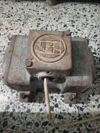 للبيع مكتب العباس ماطور هزاز انكليزي فريفيز ويشتغل سنكل... ومواد منواع...