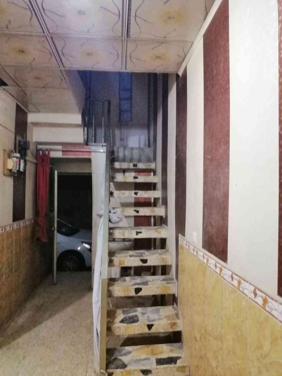 للإيجار بيت في حي الوفاء ٦٥مترمربع طابقين يحتوي على ثلاث غرف نوم وصالتين ومطبخ وحمام عدد ٢ السعر ٢٥٠ألف دينار للشهر الواحد يدفع مقدم إيجار ثلاثة أشهر للإستفسار والتوضيح الإتصال على الأرقام التاليه ***********
***********
***********
أو مراجعة مكتب ابو علي التميمي للعقار في حي الوفاء بداية شارع المركز القديم على جهة دور الهنديه
