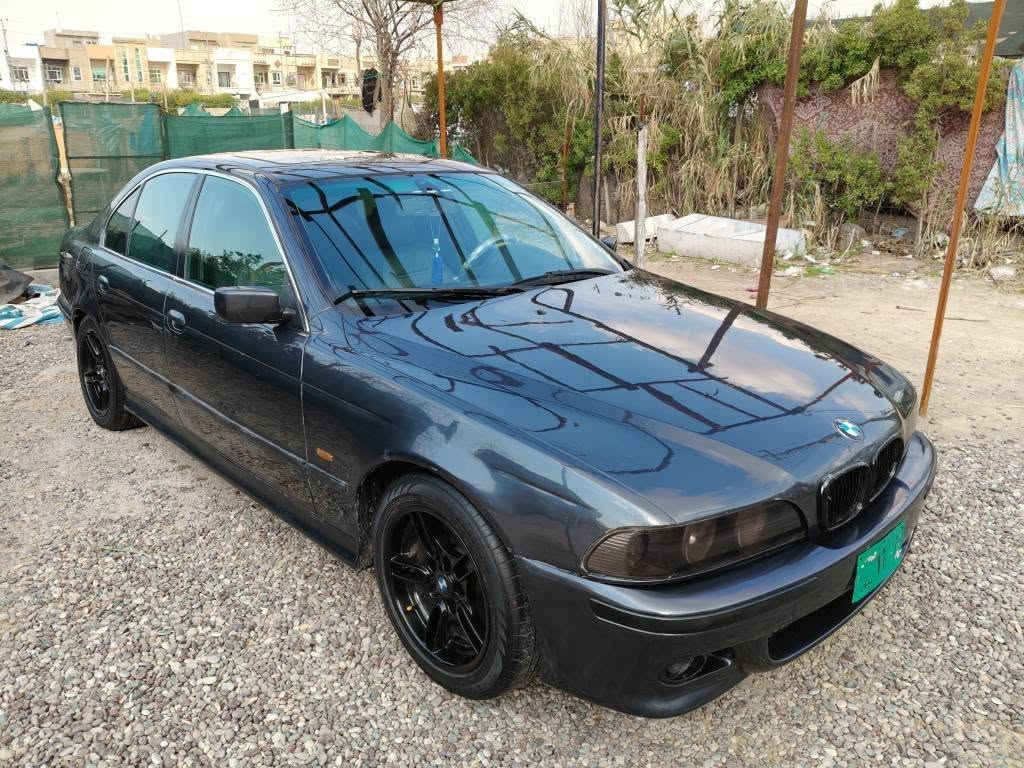 BMW1997/528
فول فول مواسەفات 
سەنەوی ئەسڵلی لەگەڵە بەشەرتی ئەوەلیات
   وەکالەی ئەکەم بەناوتەوە بێ کێشەیە 
   سەیارەکە بێ دعم لێدران وەرگەڕاوە
گێرو مەکینە بڕاوە وەرەگەڕان دعم بەشەرت
قیست و مودە ناکەم 
      سعری 58 مەجال شوێن هەولێر
*********** أربيل, العراق
