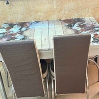 ميز طعام • ٦ كراسي • نظيف جداً