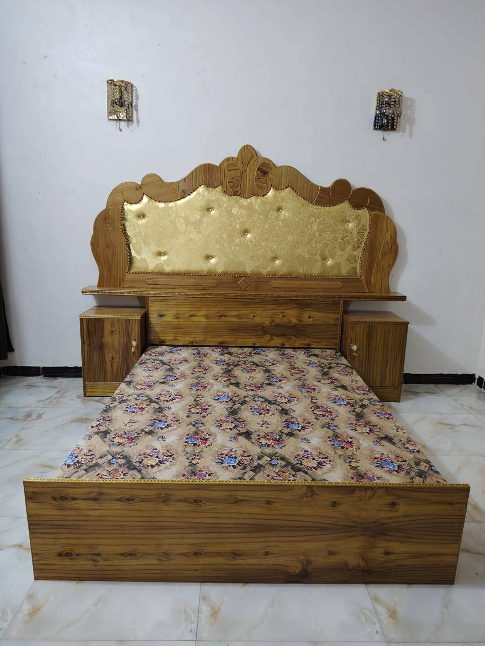 غرفه نجاره عراقيه كامله جديدة خمس ابواب شغل صاج
طابقين الغرفه  شغل درجن ثانيه
_عنواني النجف شارع شارع المدينه _مقابل جامع الجوهرجي
***********
