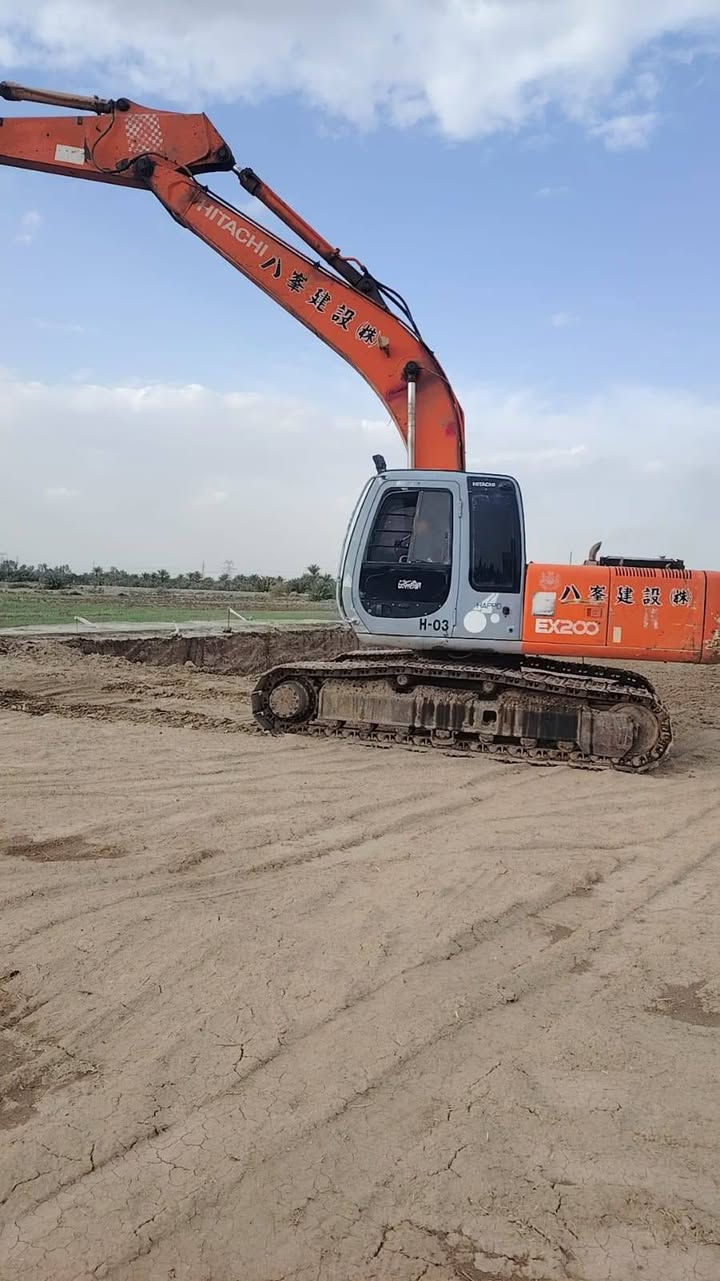 سلام عليكم حفاره فايف البيع  موديل 99 
رقم بابل اسود 
حفاره جاهزه الشغل 
العنوان بابل الكفل رقم صاحب الحفاره
***********
